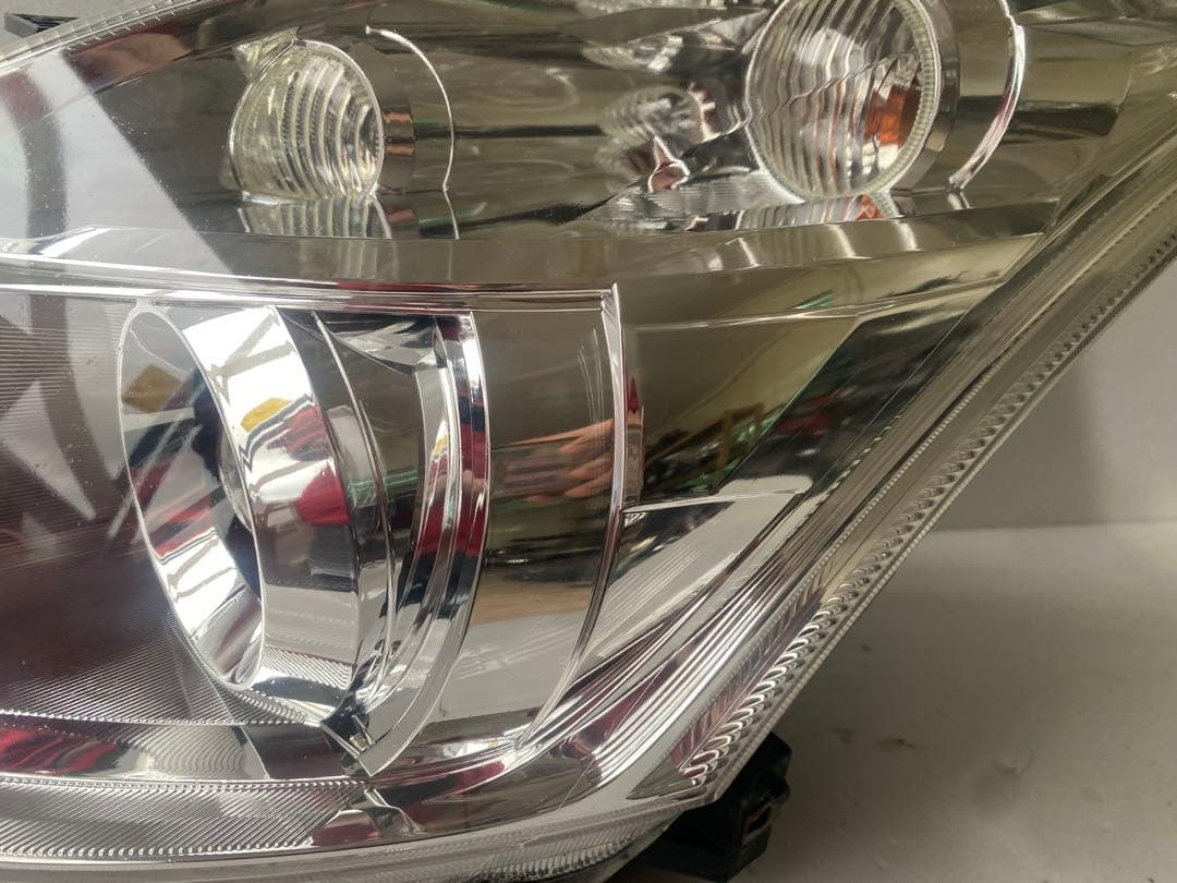 スイフト ZC72S ZC32S 純正HIDヘッ ドライト左右 美品