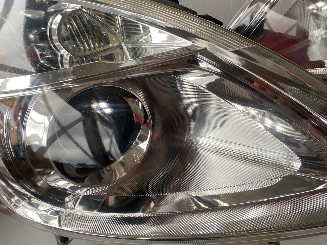 スイフト ZC72S ZC32S 純正HIDヘッ ドライト左右 美品