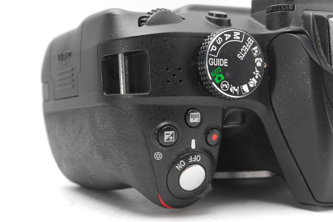 【新品級ショット数】Nikon D3300　スマホ転送　2416万画素高画質