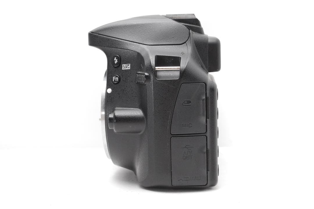 【新品級ショット数】Nikon D3300　スマホ転送　2416万画素高画質