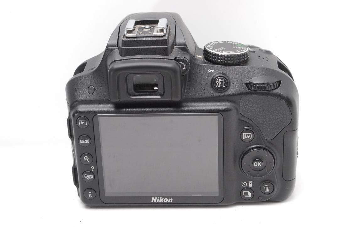 【新品級ショット数】Nikon D3300　スマホ転送　2416万画素高画質