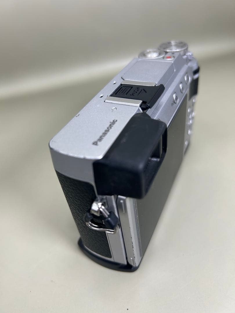 4K動画LUMIX DMC-GX7MK2 ミラーレス一眼カメラ本体とグリップ