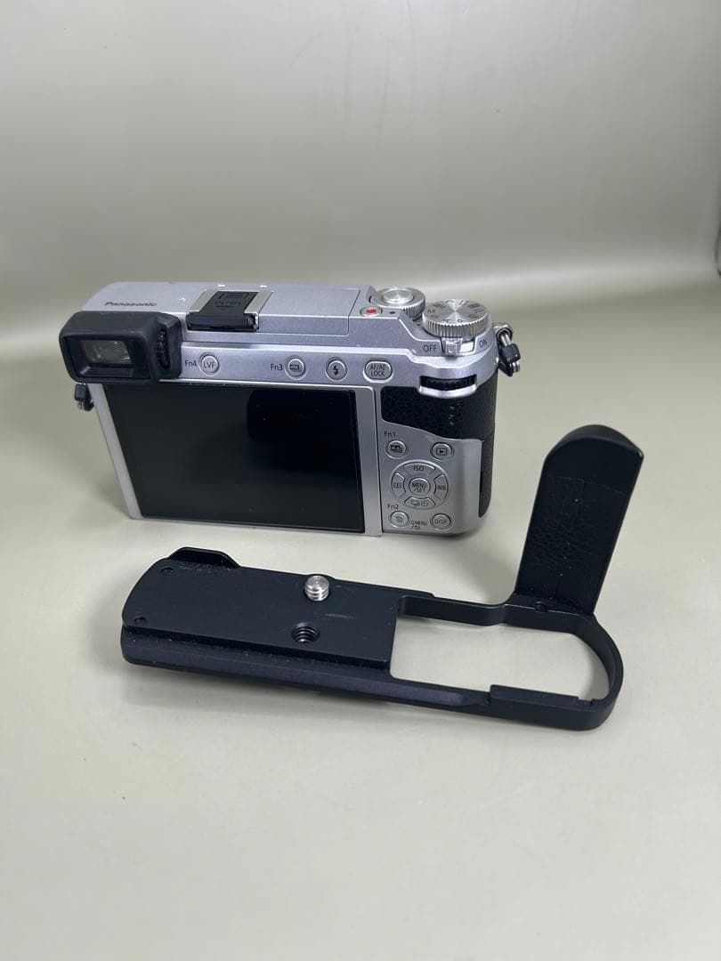 4K動画LUMIX DMC-GX7MK2 ミラーレス一眼カメラ本体とグリップ