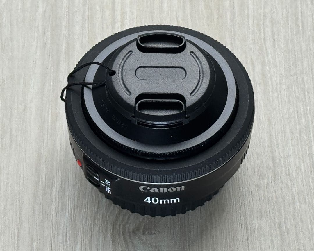 Canon EF 40mm f/2.8 STM 単焦点レンズ　+　専用フード