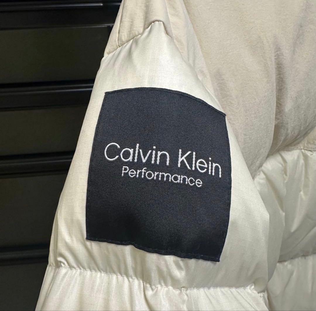   ホワイトダウンジャケット