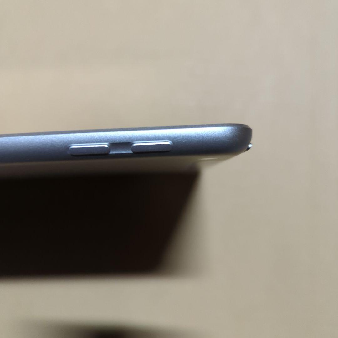 iPad 第6世代 32GB シルバー Wi-Fi+Cellular