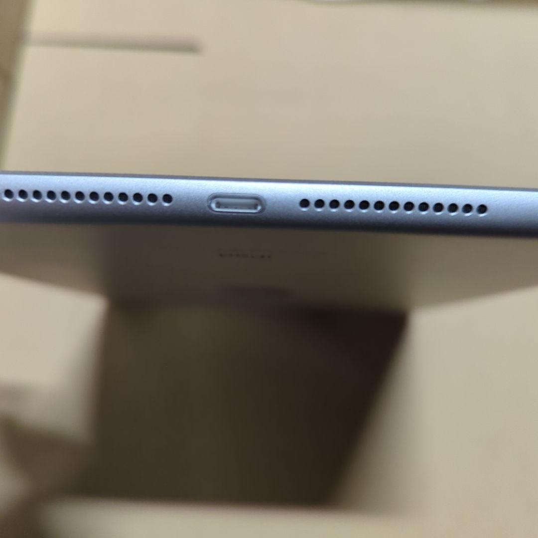 iPad 第6世代 32GB シルバー Wi-Fi+Cellular