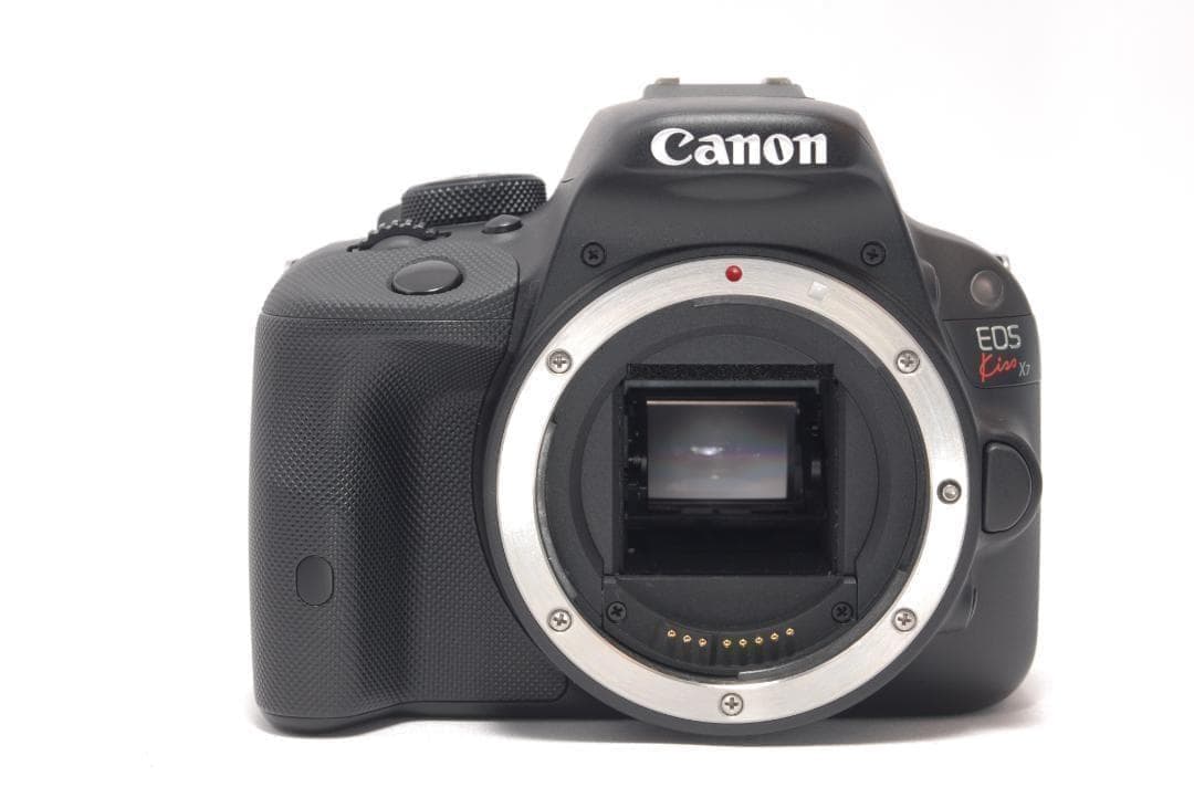 ⭐️軽量＆コンパクト⭐️Canon Kiss X7 キャノン　デジタル一眼レフ