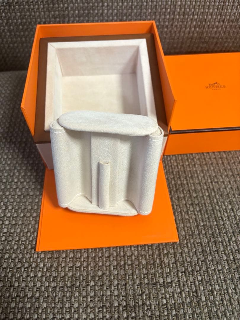 現行品　極美品　HERMESエルメス時計ケース　空箱