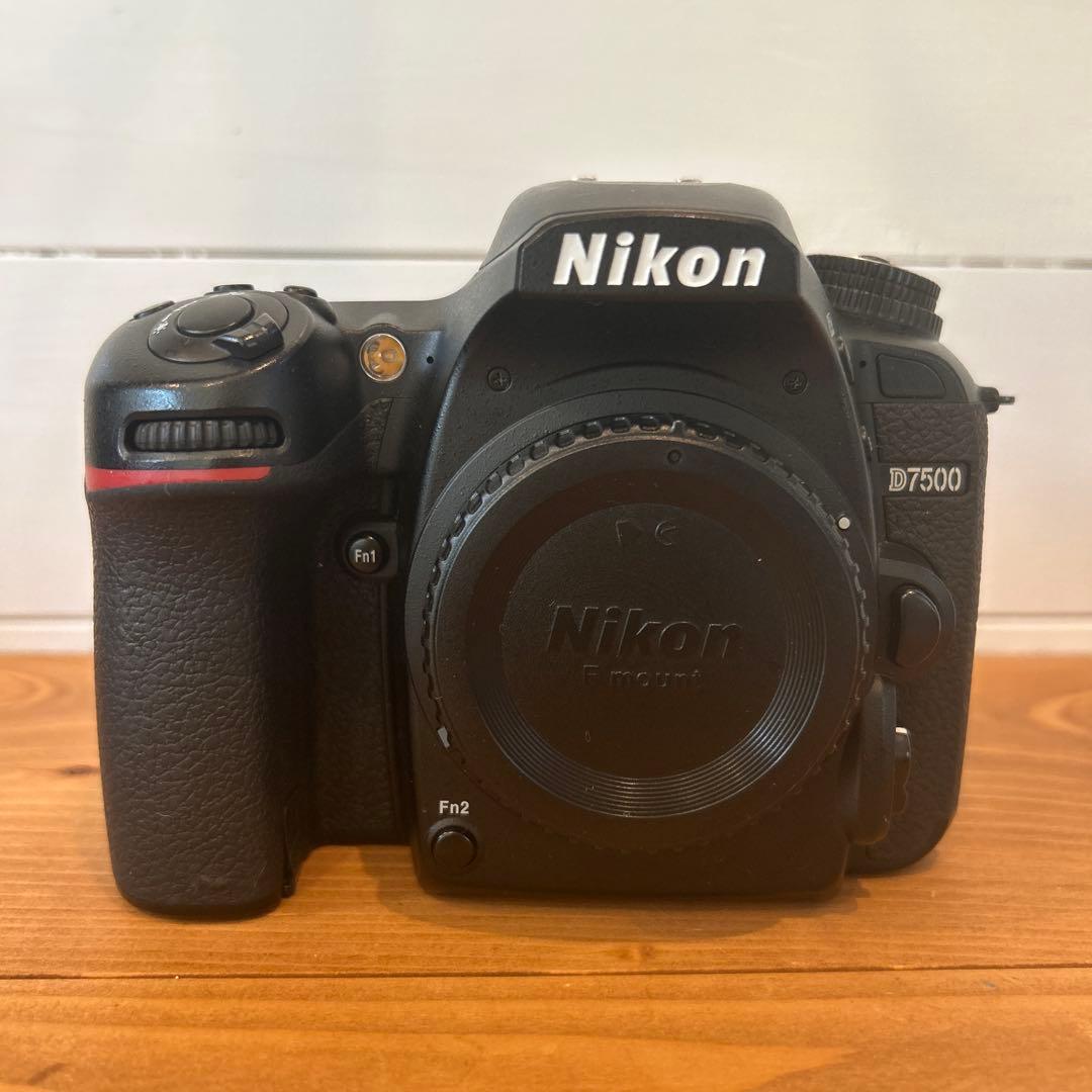 もち！！Nikon D7500 デジタル一眼レフカメラ　レンズ付き