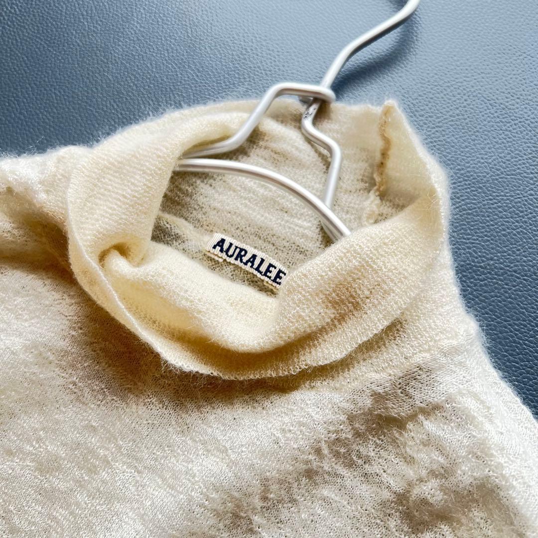 美品✨オーラリー　モヘヤ100 ニット　タートルネック　ハイネック　ベージュ