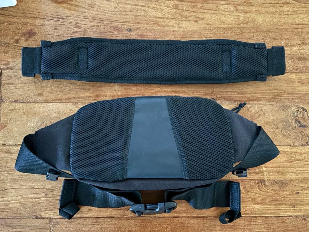 ポムル　ヒップシート　ショルダーバッグ