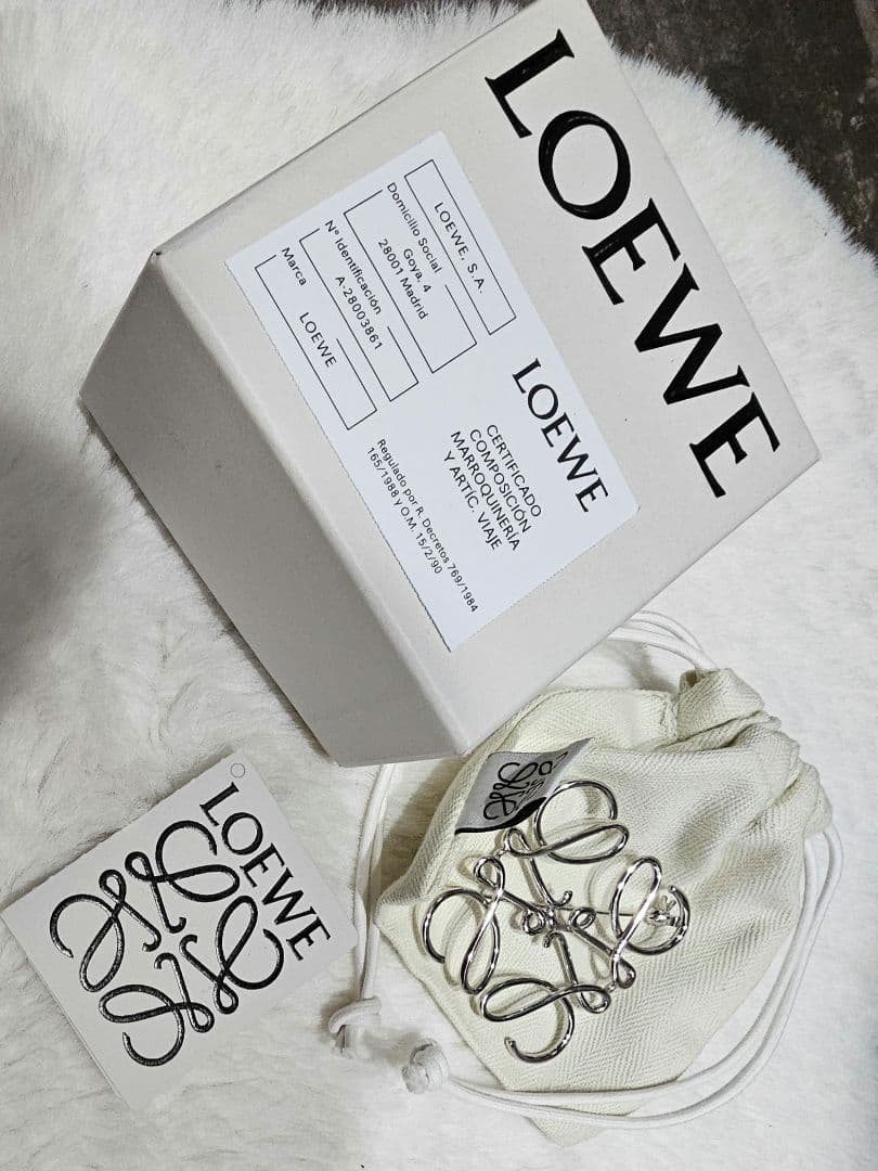LOEWEロゴブローチ♥シルバー