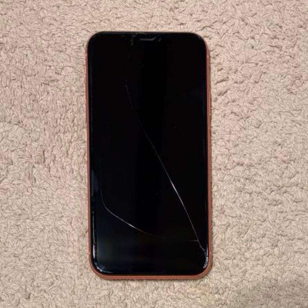 コーラル サーモンピンク iPhone XR ひび割れあり 本体