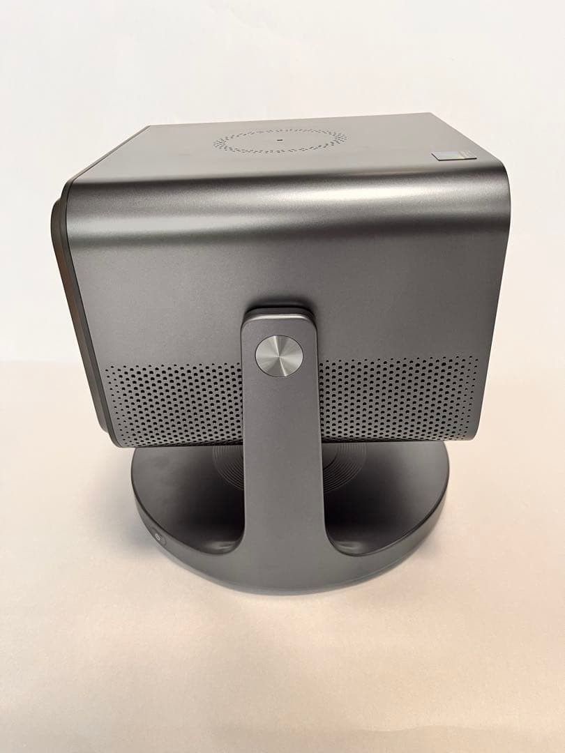 TVS REGZA 4Kレーザープロジェクター RLC-V7R