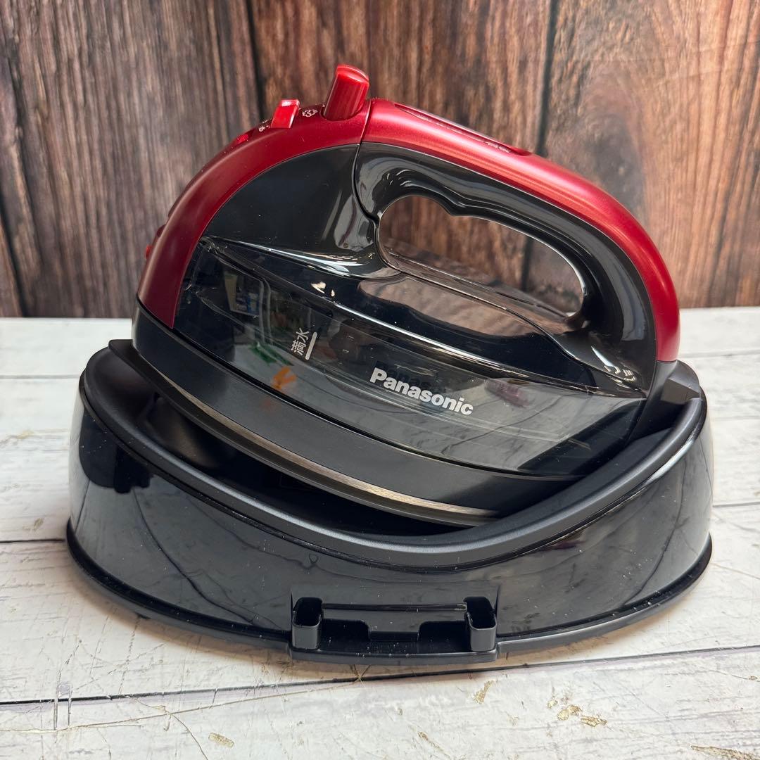 新品 Panasonic NI-WL609 コードレス スチームアイロン 24年