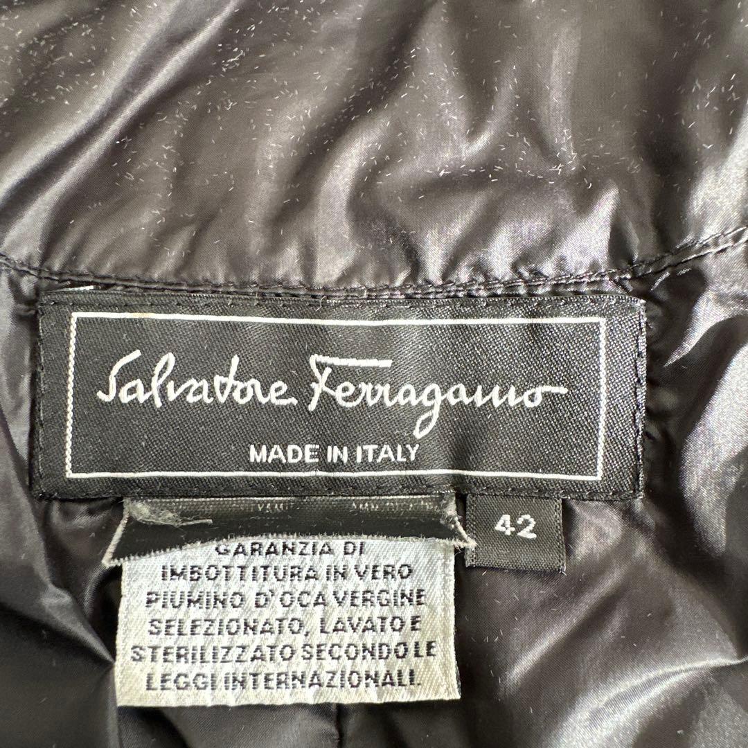 Salvatore Ferragamo ブラックダウンジャケット 42