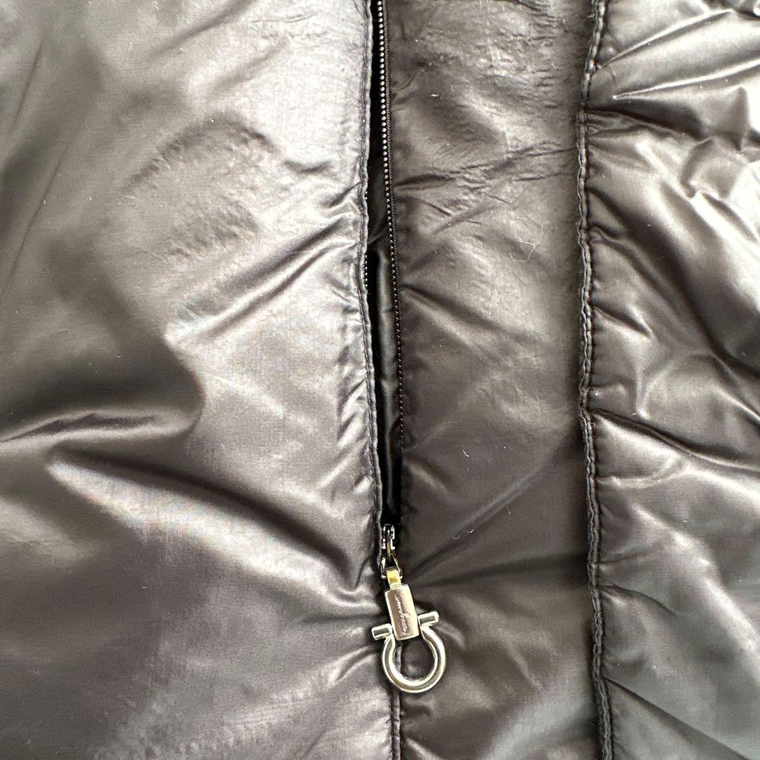 Salvatore Ferragamo ブラックダウンジャケット 42