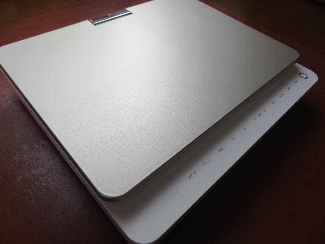 東芝 REGZA　ポータブルBDプレーヤー　SD-BP900S【美品】