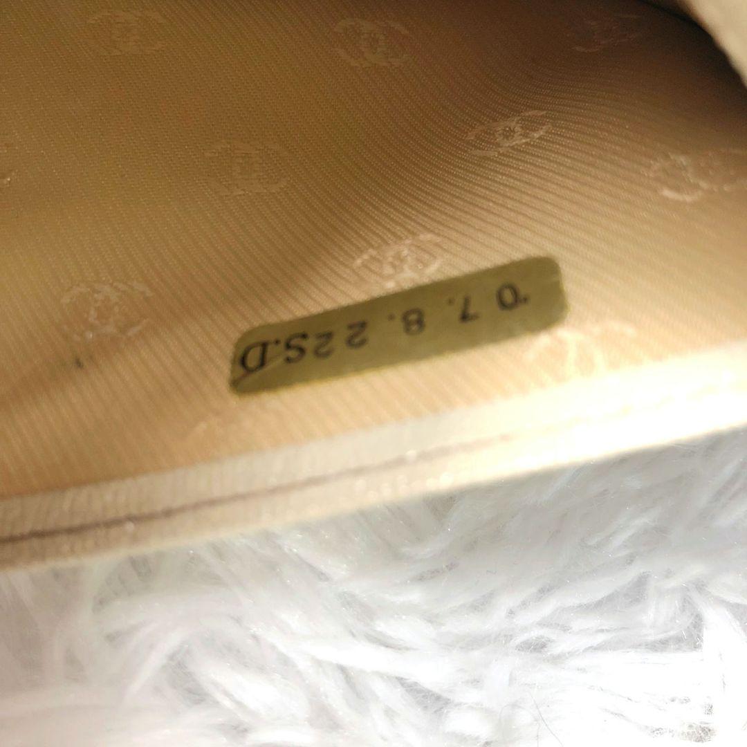 シャネル　CHANEL　ココマーク　レザー　メンズ　長財布　白　ビンテージ