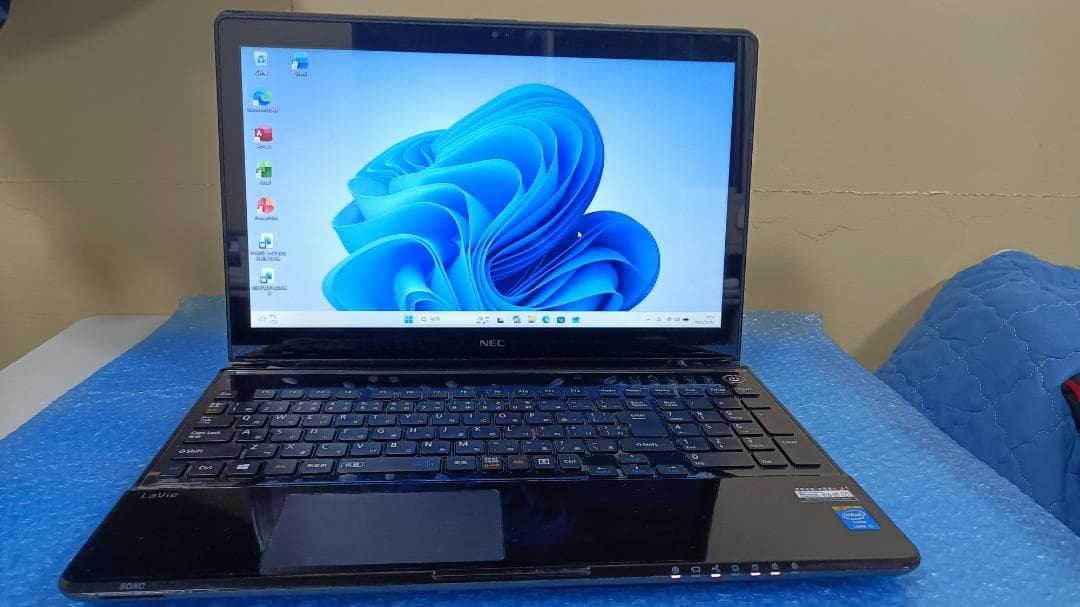 タッチ機能 Blu-ray ノートパソコンNEC Core i5 SSD