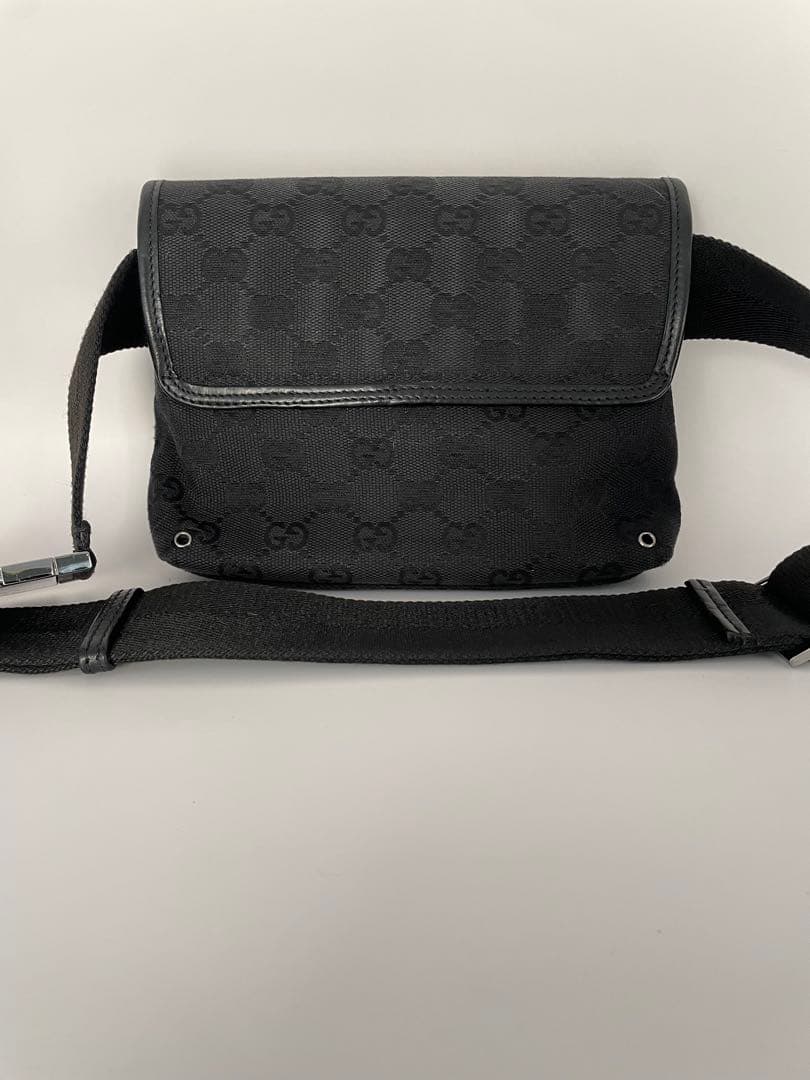 GUCCI　グッチ　ブラック　ボディバッグ ウエストポーチ