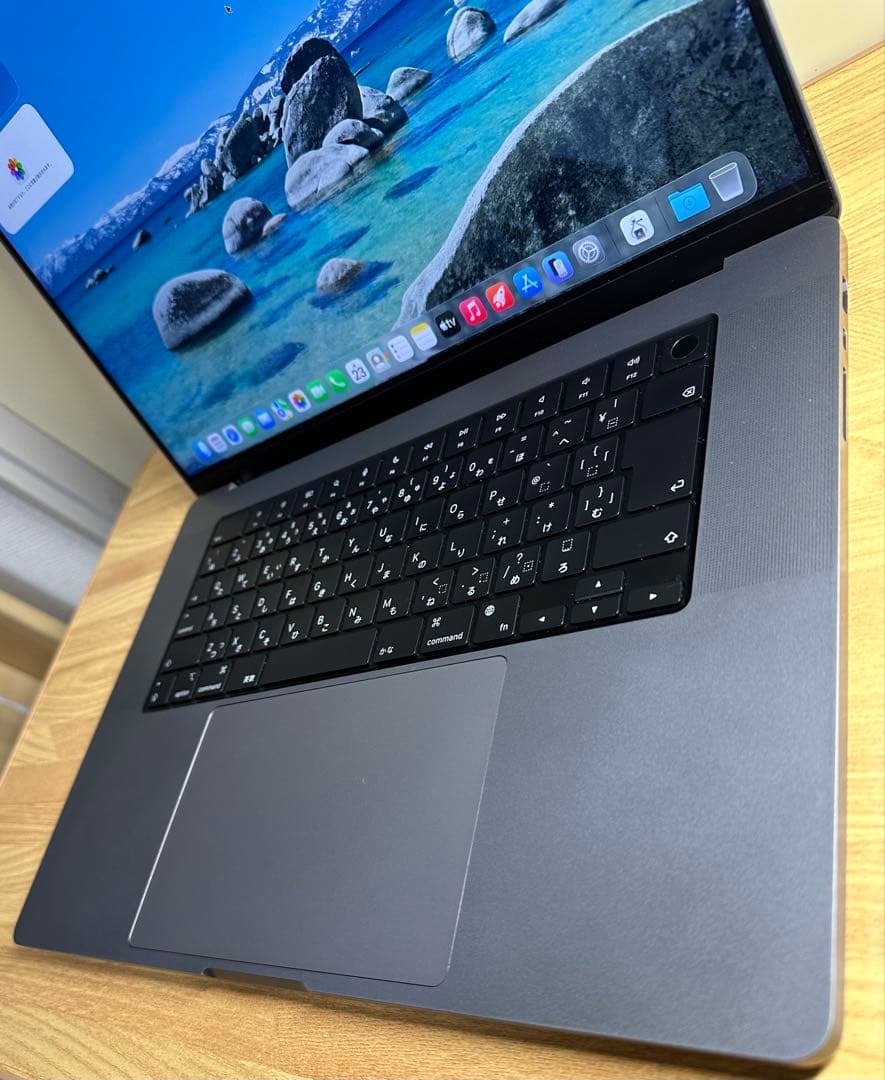美品Macbook Pro M1 16inch,メモリ32Gb,SSD512Gb