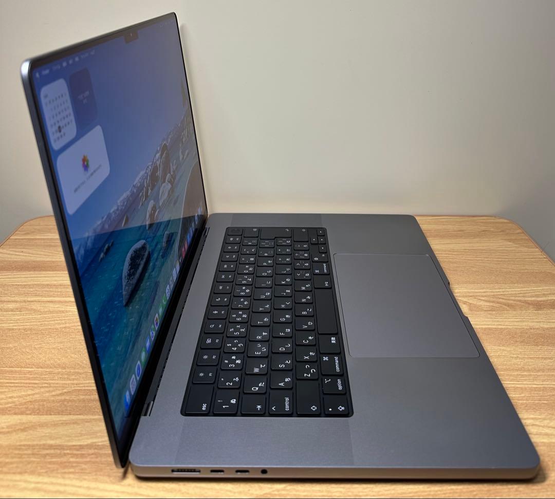 美品Macbook Pro M1 16inch,メモリ32Gb,SSD512Gb