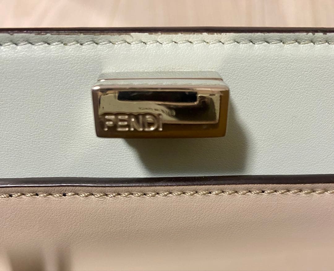 定価57.7万円 フェンディ ピーカブー ISeeU スモール　レザーバッグ