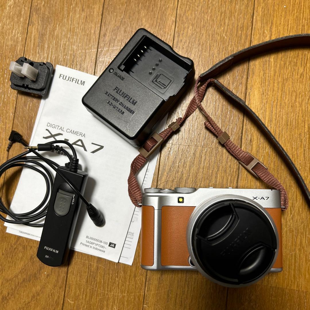 FUJIFILM X-A7 デジタルカメラ 本体