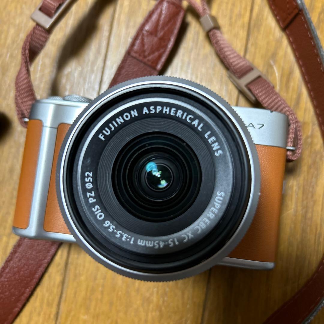 FUJIFILM X-A7 デジタルカメラ 本体