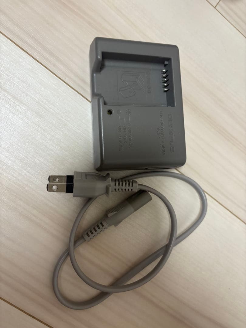 OLYMPUS OM-D EM1ミラーレス一眼カメラ（レンズ2本バッテリー2つ）