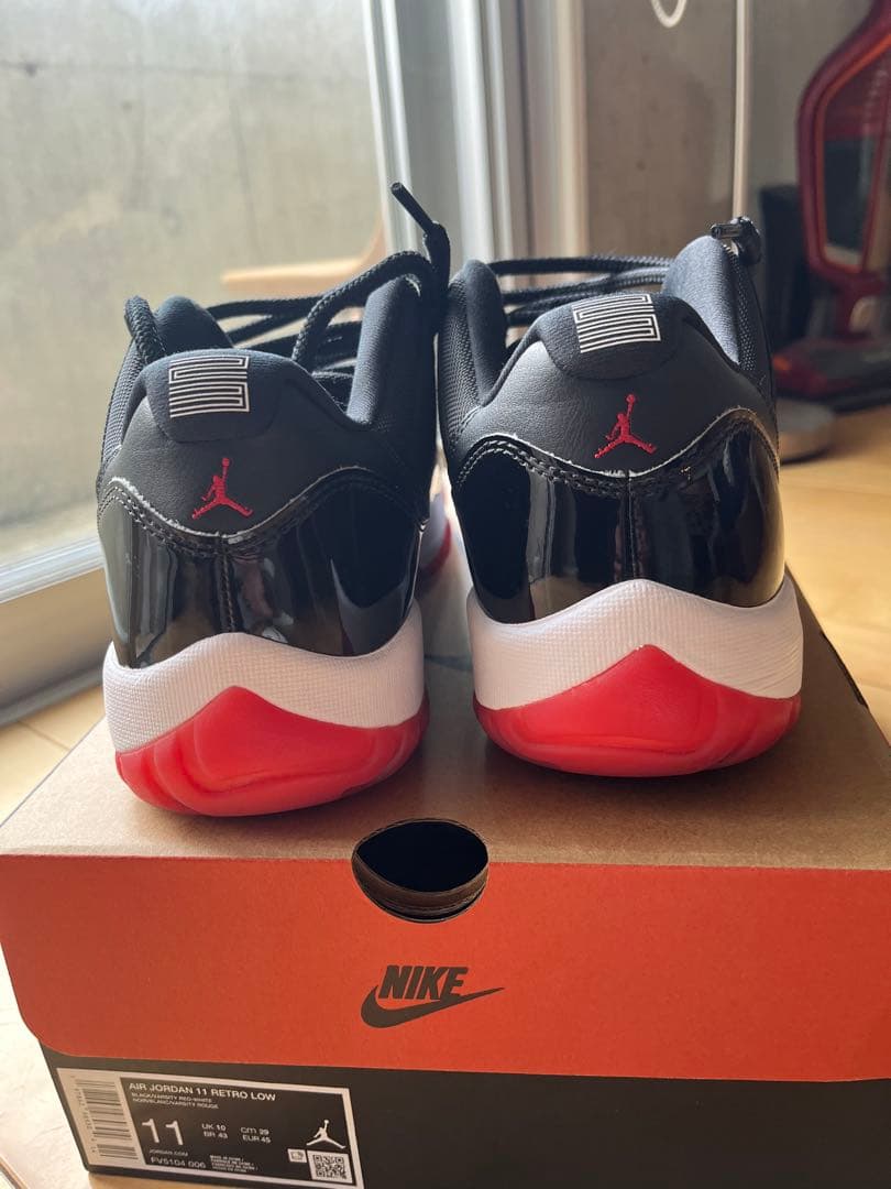 靴 Nike Air Jordan 11 Retro Black/Red 29cm