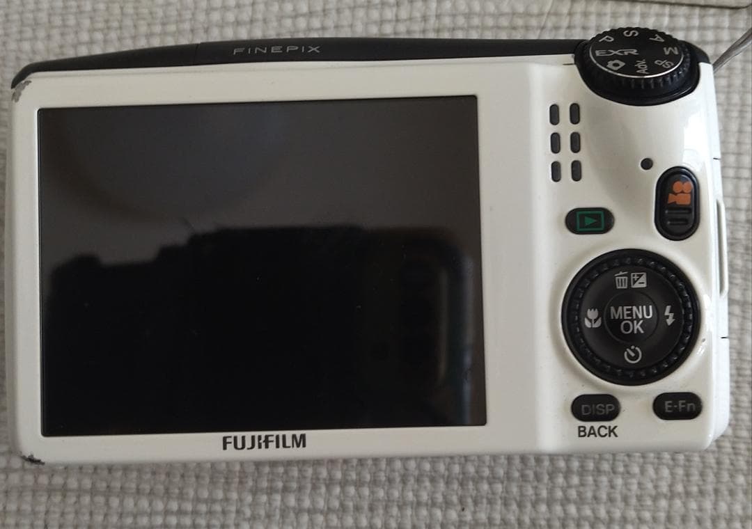 FUJIFILM デジタルカメラ F1000EXR ホワイト