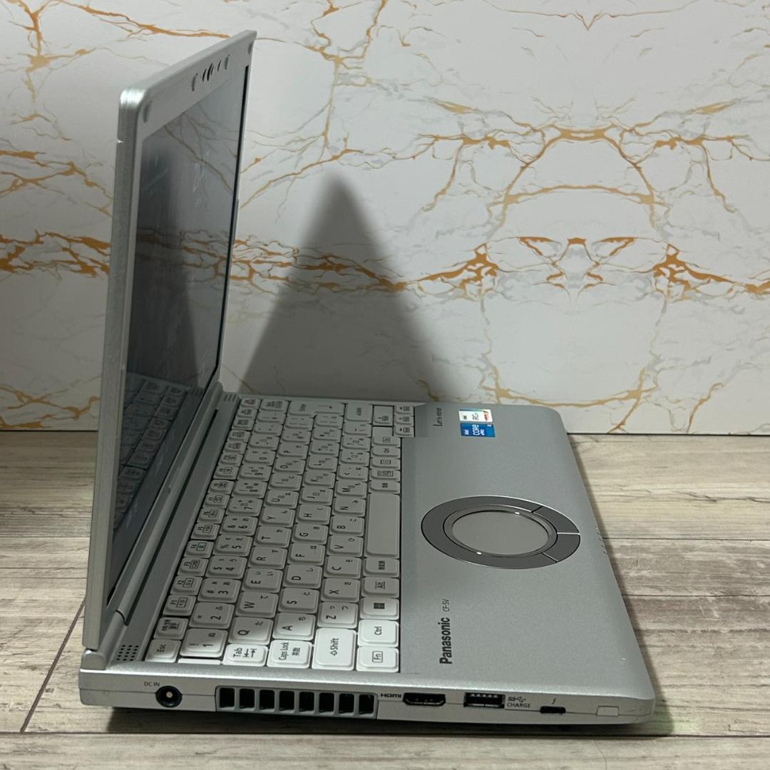 Pnasonic レッツノート CF-SV1 11世代i5&16GB キー不良