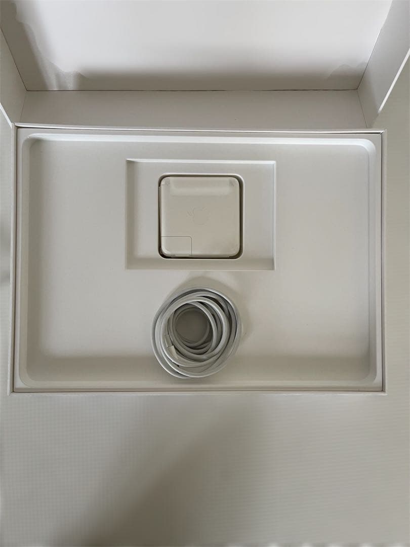 MacBook Pro 2017 13インチ 16GB/128GB 箱付き