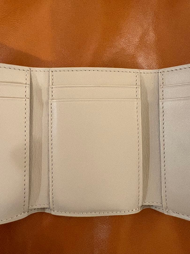 LOEWE アイボリー 三つ折り財布