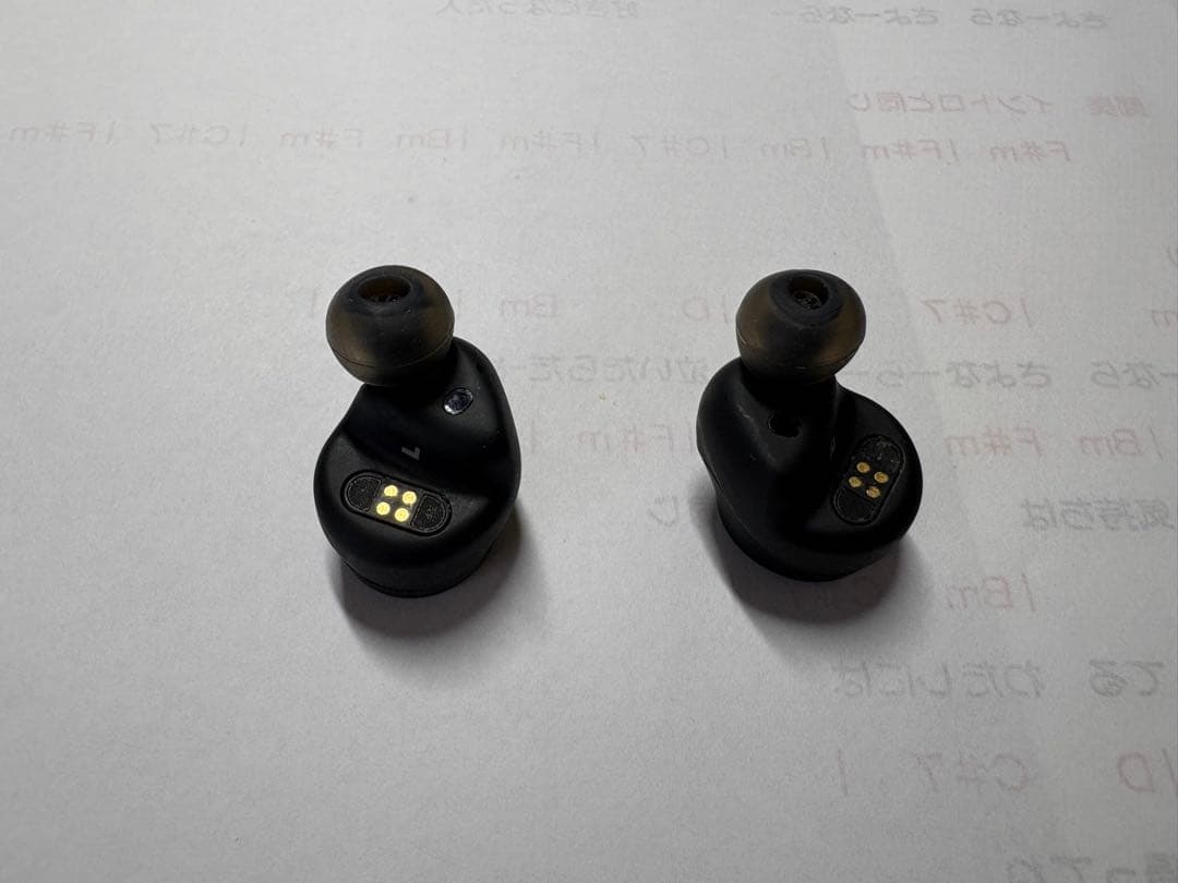 ワイヤレスイヤホン 充電ケース付き IQbuds2