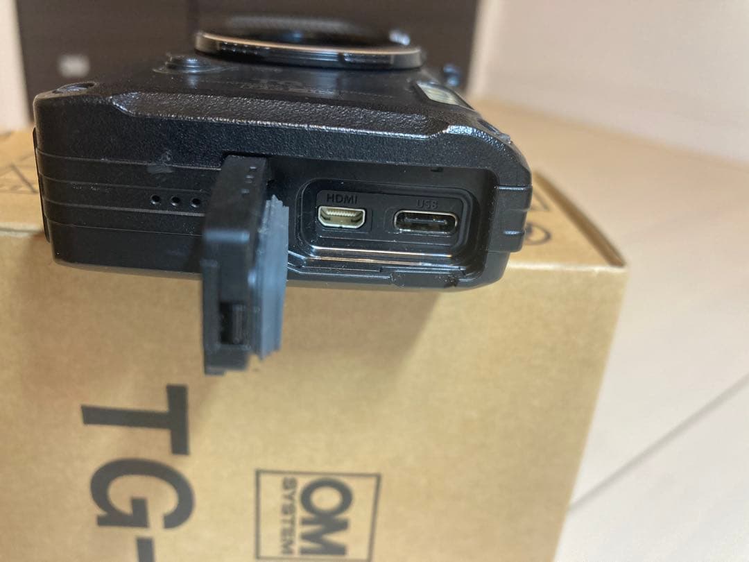 OLYMPUS TG-7 デジタルカメラ