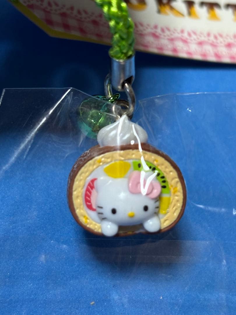 ご当地キティ　ロールケーキ　ドーナツ　根付け　2点セット