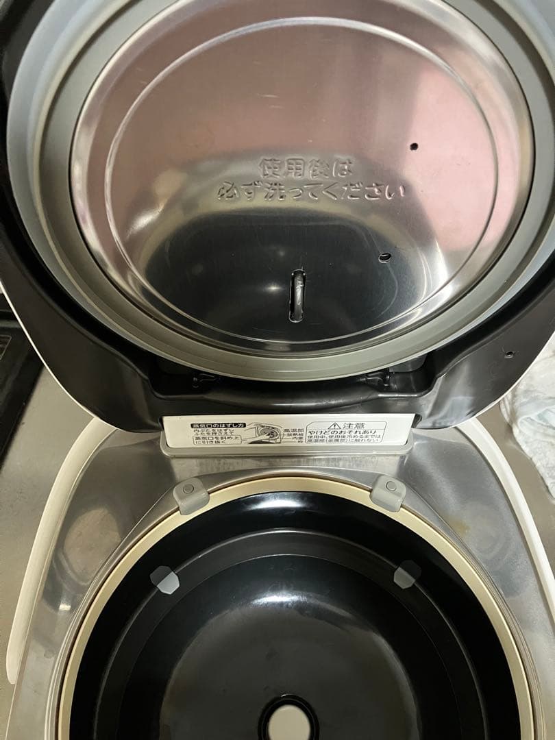 東芝 炊飯器 RC-10VST 圧力IH 5.5合 本体のみ 動作確認済み