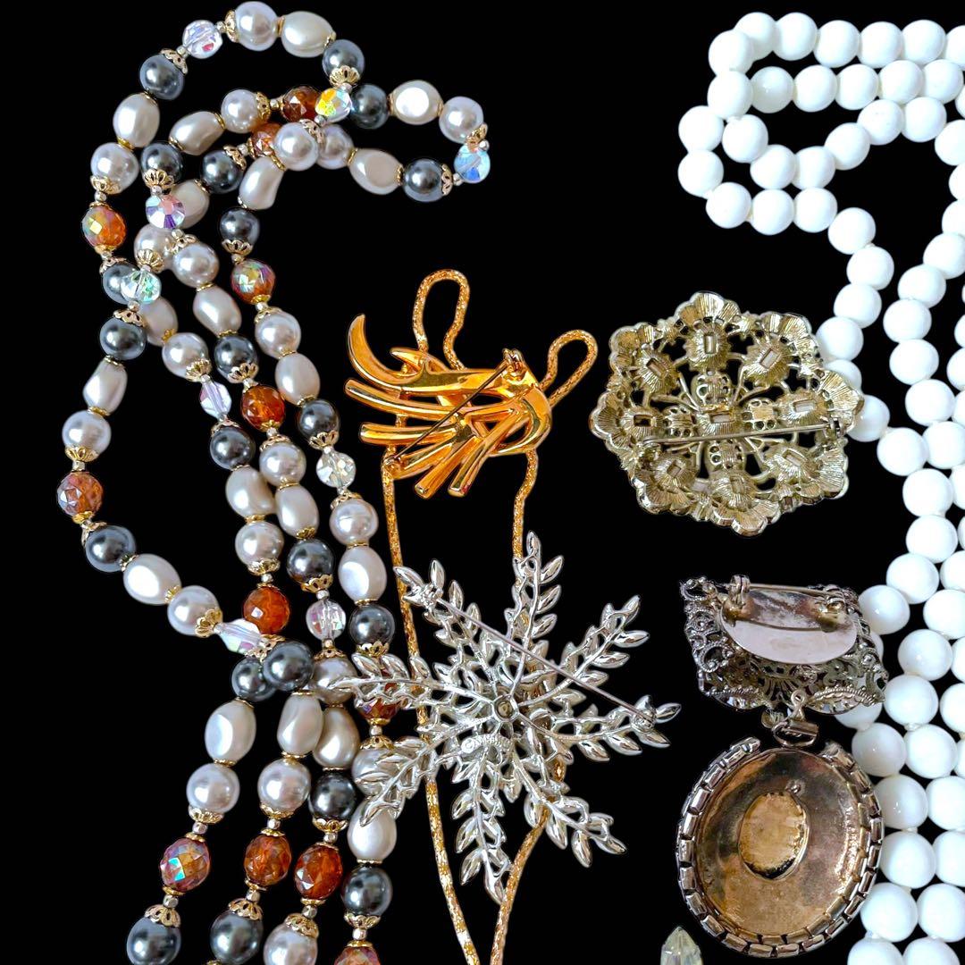 BLACK FRIDAY福袋☆ブラック&クリアカラー19点☆ブランドブローチ多数