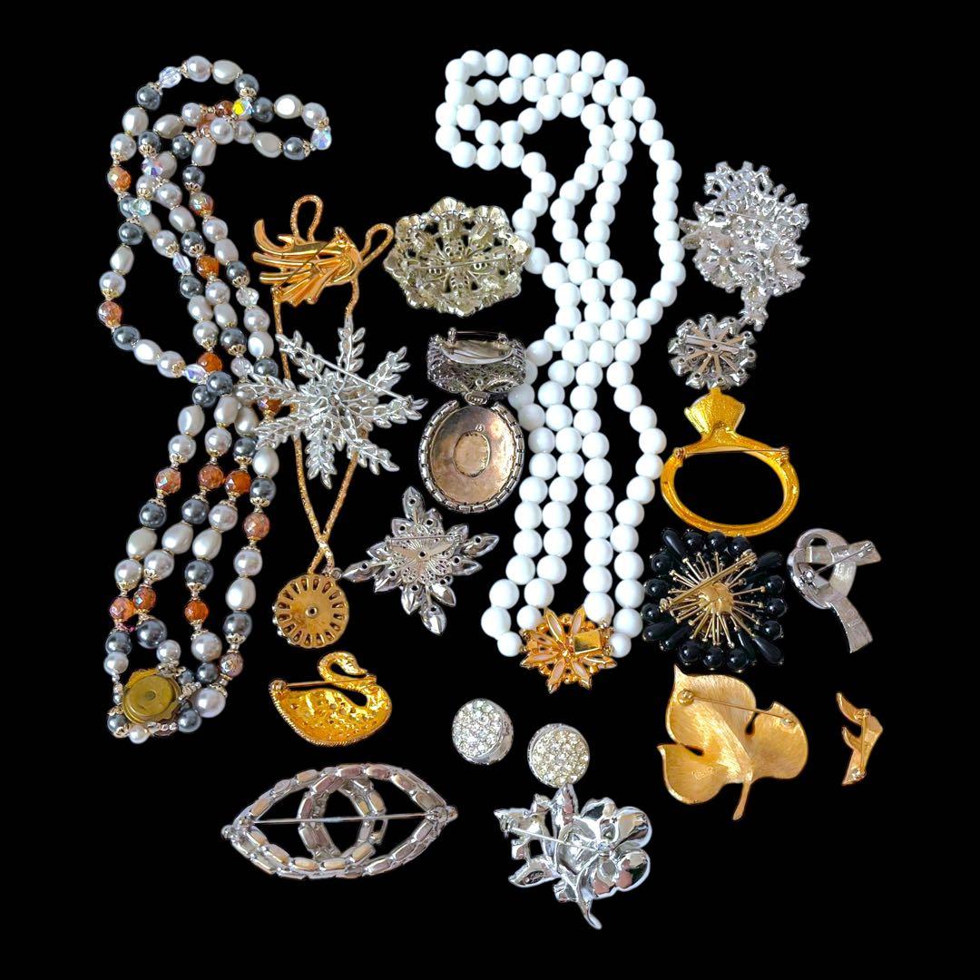 BLACK FRIDAY福袋☆ブラック&クリアカラー19点☆ブランドブローチ多数