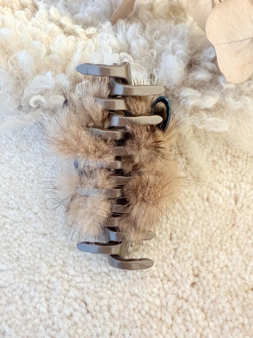 アレクサンドル ドゥ パリ　 リボン×リアルファー×スワロ付き クリップ