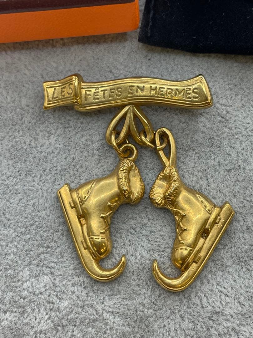HERMES エルメス　スケートシューズ　ブローチ　ヴィンテージゴールド
