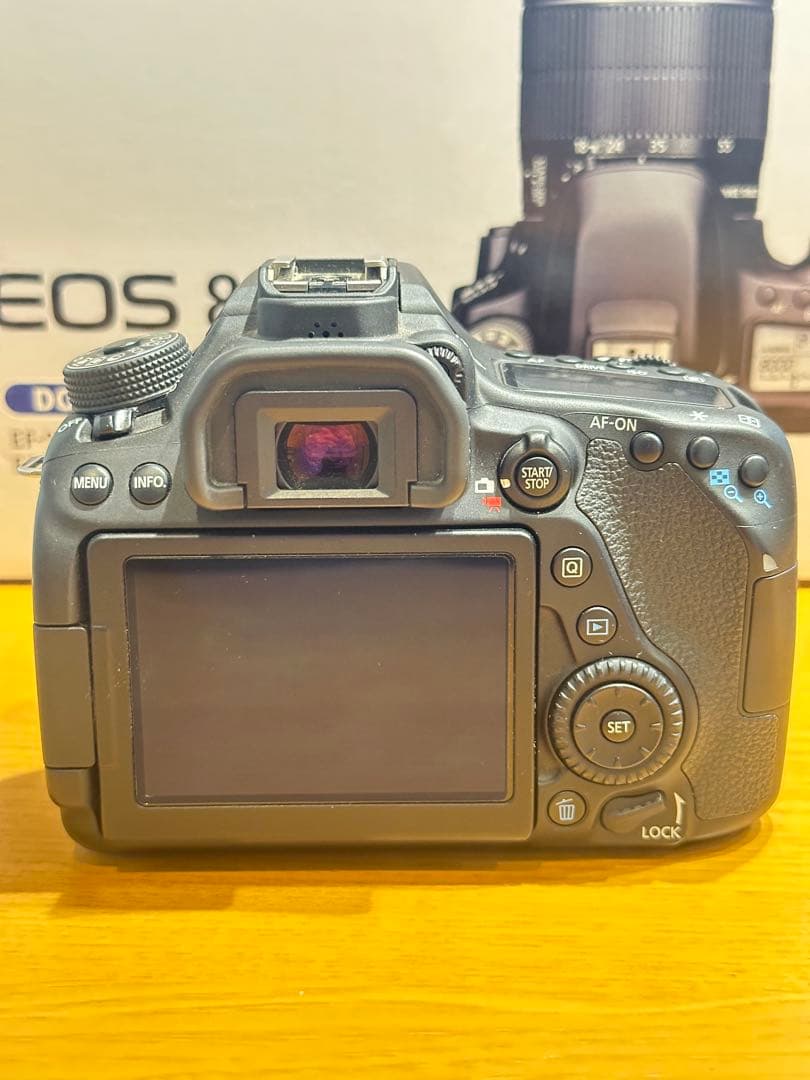 【美品】運動会に！Canon EOS80D ダブルズームレンズキット
