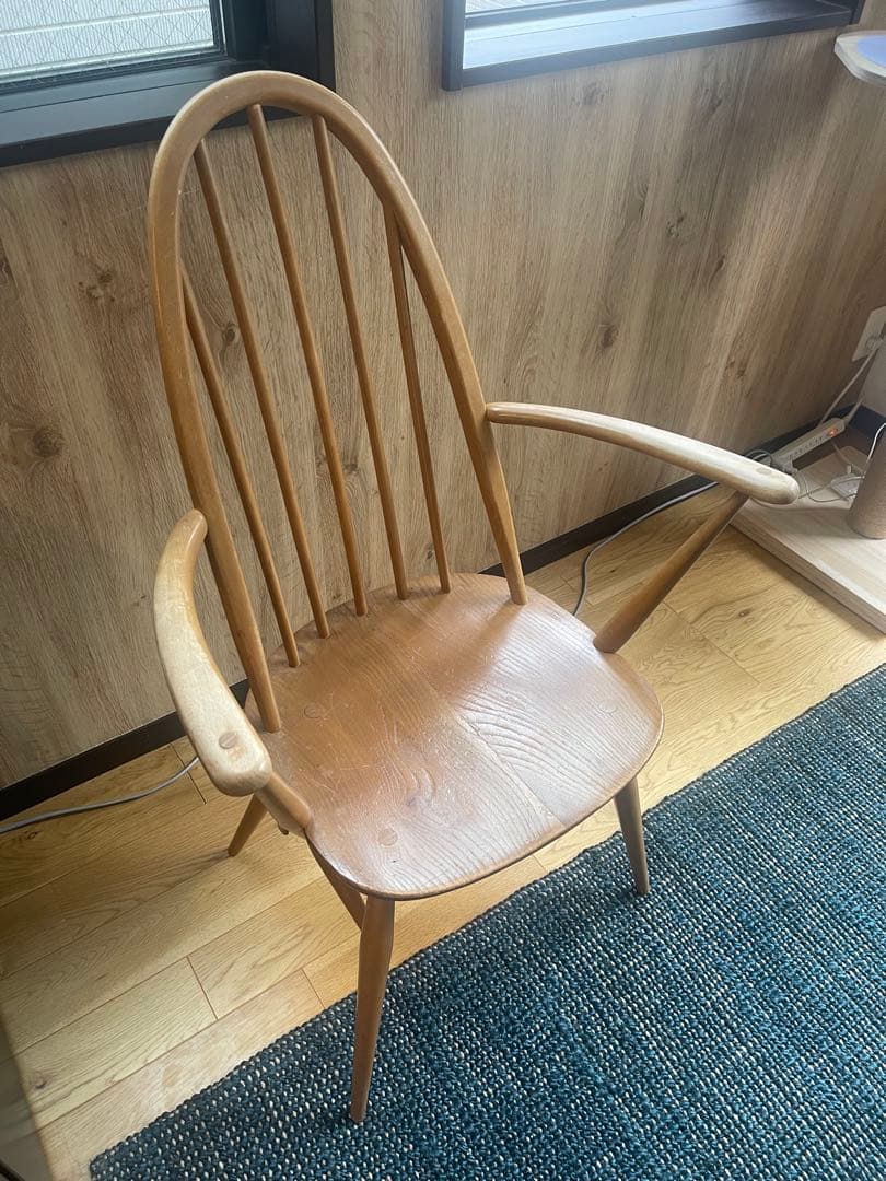 アーコール　ダイニングテーブル1台、肘掛けチェア2台　セット