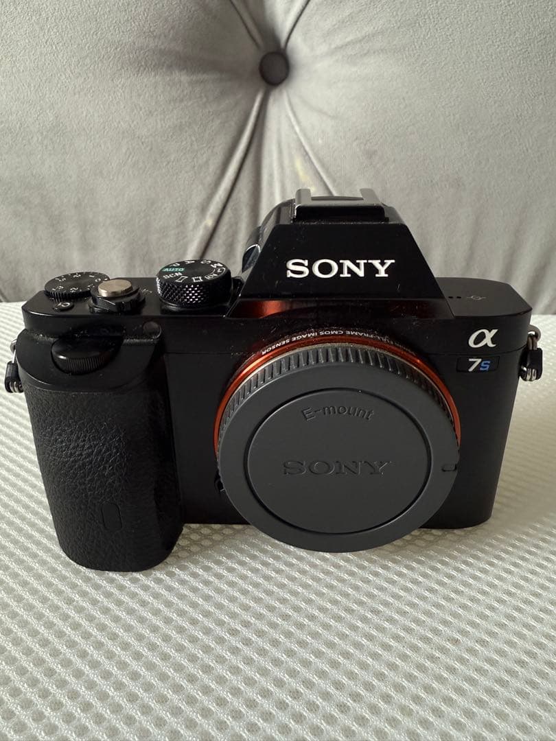 SONY α7S ミラーレスカメラ + 24-70mm ズームレンズ付き