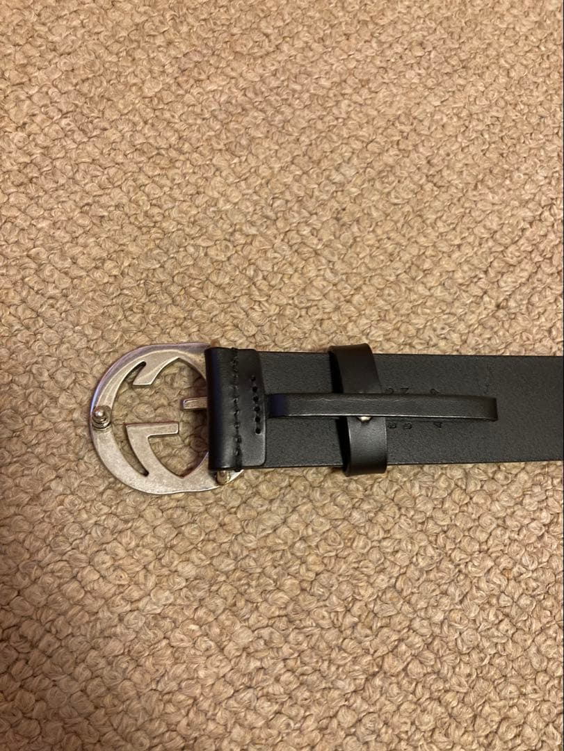 グッチ ベルト 黒 革製　箱と袋付き　全長100センチ 穴5つ