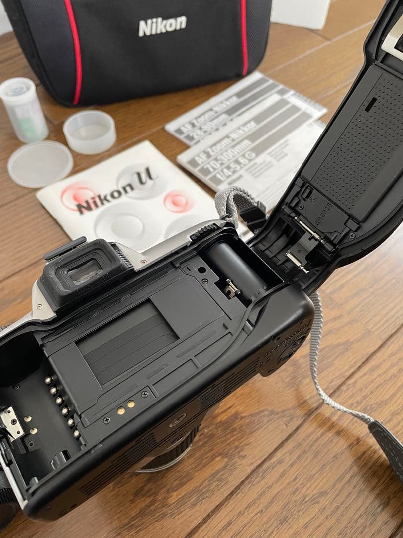 NIKON　フイルム式　一眼レフカメラ「NIKON　µ」純正ダブルレンズ付き